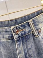 ⁦بنطال جينز رجالي عصري من بربري⁩ - الصورة ⁦3⁩