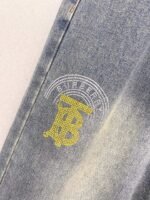 ⁦بنطال جينز رجالي عصري من بربري⁩ - الصورة ⁦6⁩