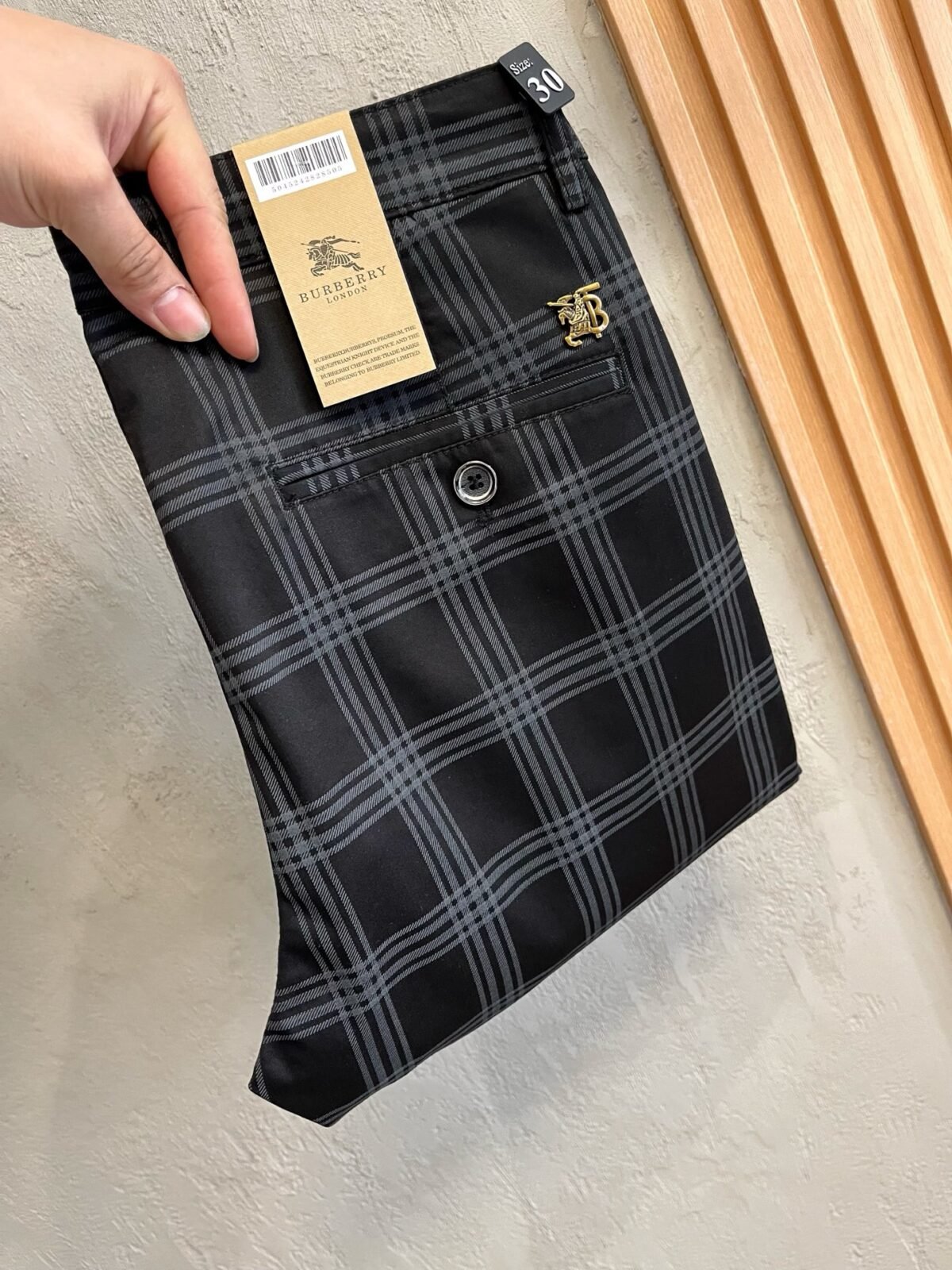 ⁦بنطلون بربري كاجوال جديد⁩ - الصورة ⁦1⁩