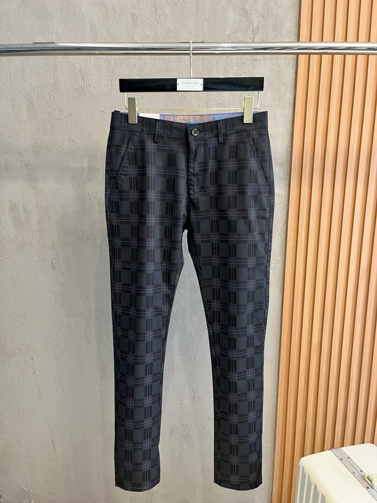 ⁦بنطلون بربري كاجوال جديد⁩ - الصورة ⁦2⁩