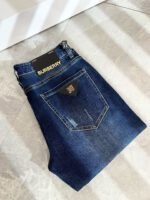 بنطال جينز رجالي كاجوال فاخر جديد من بربري