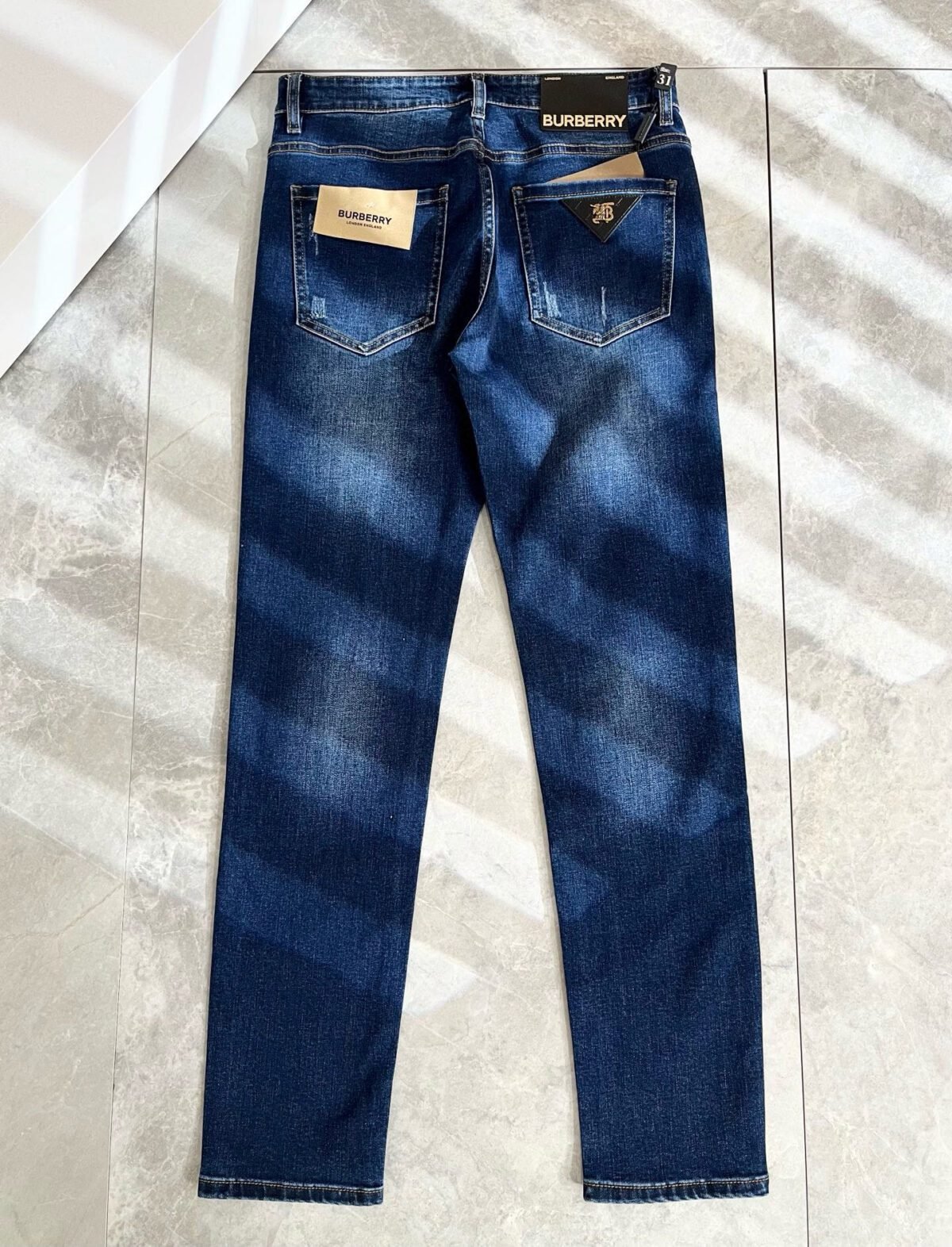 ⁦بنطال جينز رجالي كاجوال فاخر جديد من بربري⁩ - الصورة ⁦3⁩