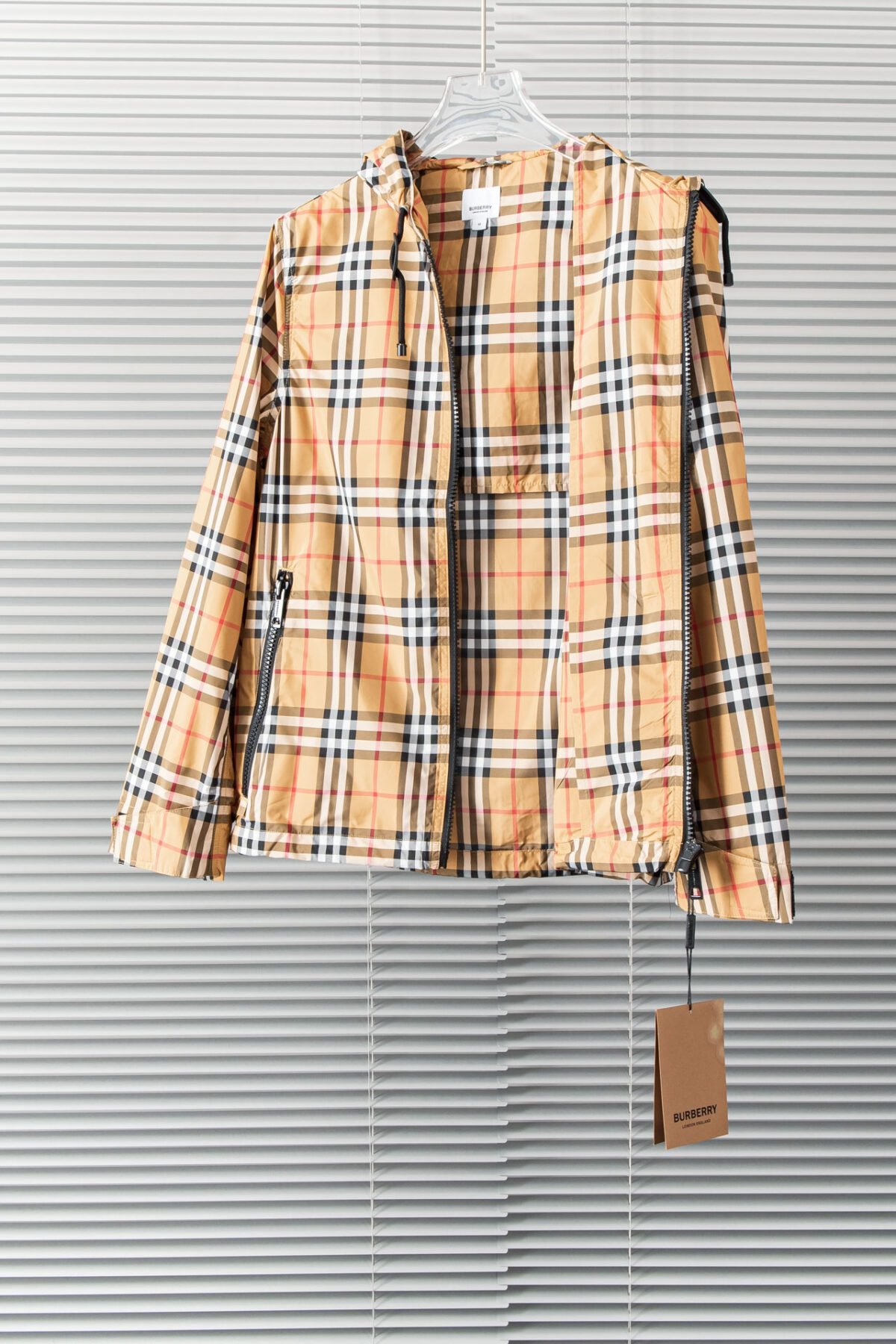 ⁦جاكيت بربري الجديد بغطاء رأس وسحاب مقاوم للماء⁩ - الصورة ⁦2⁩