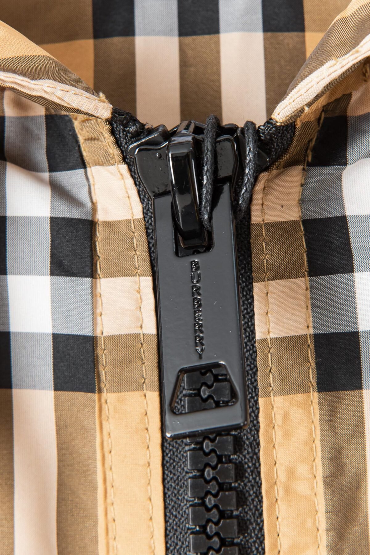 ⁦جاكيت بربري الجديد بغطاء رأس وسحاب مقاوم للماء⁩ - الصورة ⁦6⁩