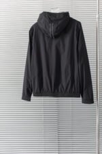 ⁦جاكيت بربري الجديد بغطاء رأس وسحاب مقاوم للماء⁩ - الصورة ⁦2⁩