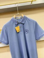 ⁦قميص بولو رجالي جديد بأكمام قصيرة وياقة دائرية من بربري.⁩ - الصورة ⁦8⁩