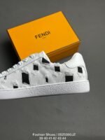 ⁦حذاء Fendi⁩ - الصورة ⁦3⁩