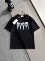 ⁦تيشيرت غوتشي الجديد من القطن بياقة دائرية وأكمام قصيرة⁩ - الصورة ⁦2⁩