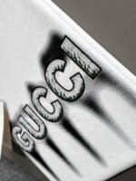 ⁦تيشيرت غوتشي الجديد من القطن بياقة دائرية وأكمام قصيرة⁩ - الصورة ⁦6⁩