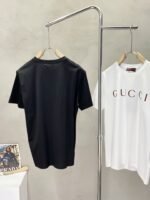 ⁦قميص غوتشي رجالي جديد كاجوال بأكمام قصيرة⁩ - الصورة ⁦5⁩