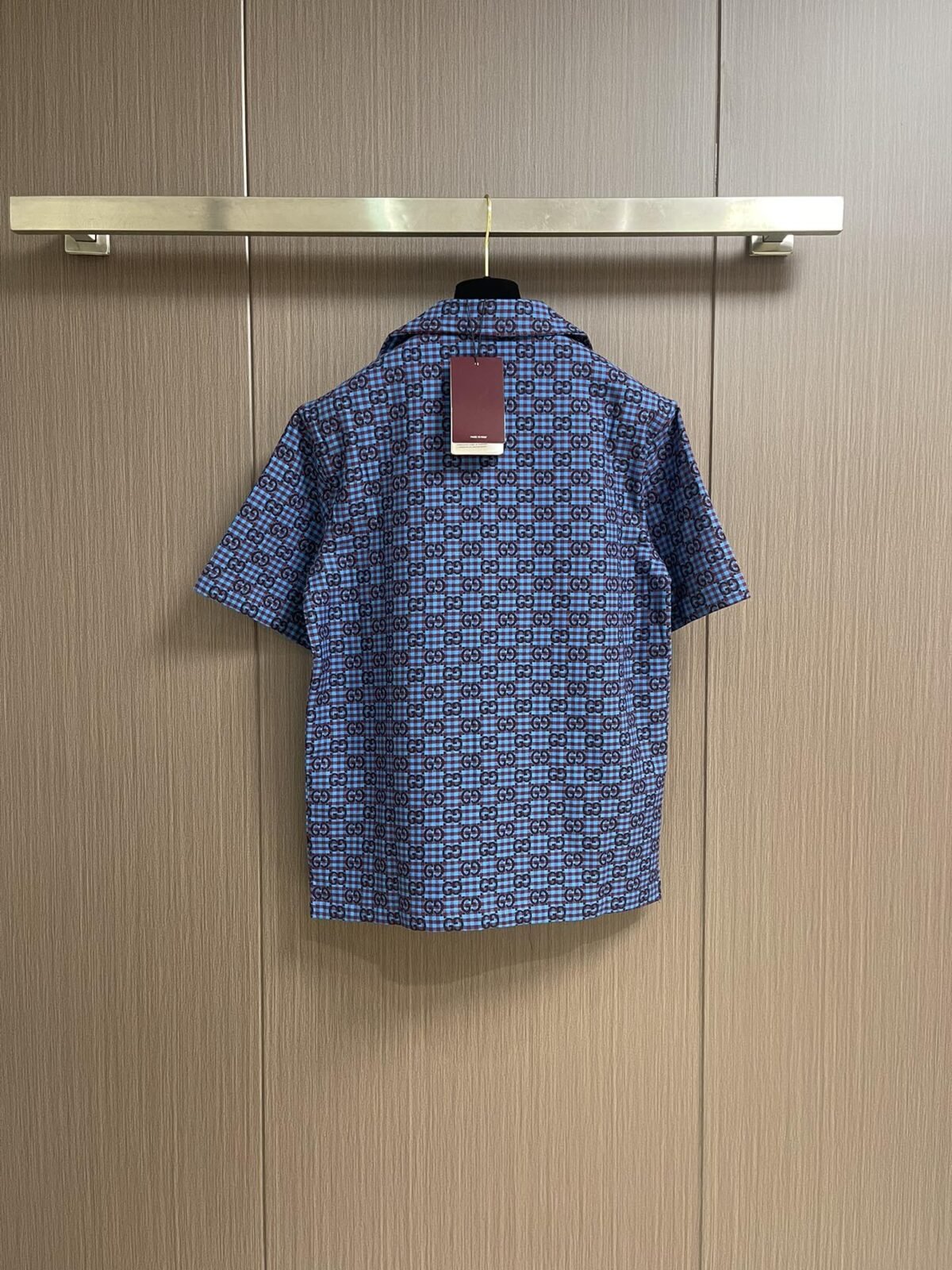 ⁦قميص غوتشي الجديد، فضفاض بأكمام قصيرة، بنقشة مربعات GG⁩ - الصورة ⁦2⁩