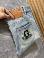 بنطلون جينز غوتشي الجديد بثلاث علامات كاملة