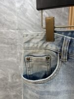 ⁦بنطلون جينز غوتشي الجديد بثلاث علامات كاملة⁩ - الصورة ⁦6⁩