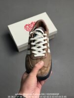 ⁦حذاء adidas Originals Samba OG x Gucci⁩ - الصورة ⁦2⁩