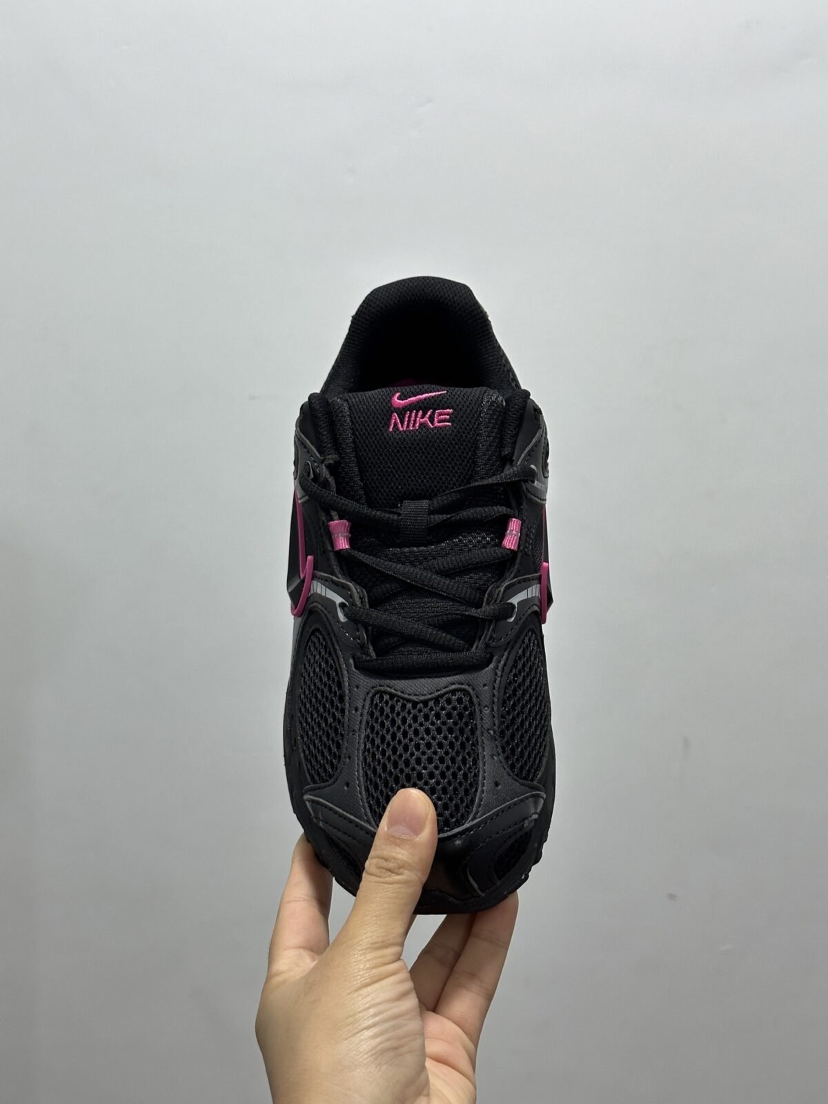 ⁦حذاء Nike V5 RNR⁩ - الصورة ⁦2⁩