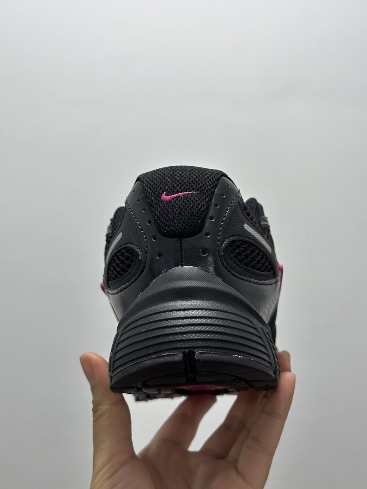 ⁦حذاء Nike V5 RNR⁩ - الصورة ⁦6⁩