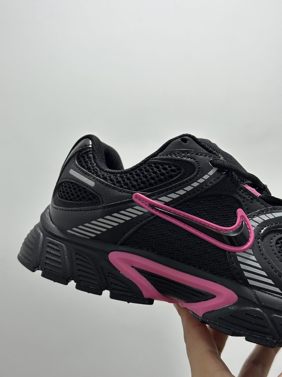 ⁦حذاء Nike V5 RNR⁩ - الصورة ⁦8⁩