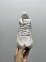 ⁦حذاء ASICS GEL-KAYANO 31⁩ - الصورة ⁦2⁩