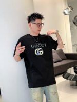 ⁦قميص بولو غوتشي الجديد بأكمام قصيرة⁩ - الصورة ⁦2⁩