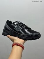 حذاء New Balance 740