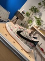 ⁦حذاء Nike Air Jordan 1 Low AJ1 "Floral Delight"⁩ - الصورة ⁦5⁩