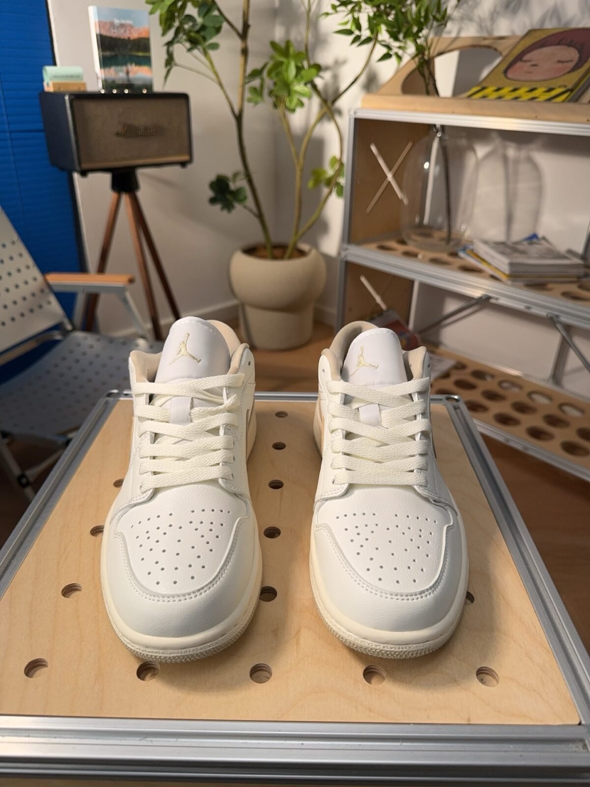 ⁦حذاء Nike Air Jordan 1 Low AJ1⁩ - الصورة ⁦2⁩