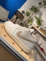 ⁦حذاء Nike Air Jordan 1 Low AJ1⁩ - الصورة ⁦5⁩