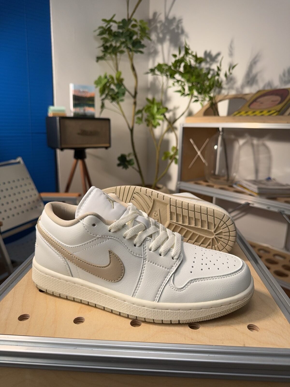 ⁦حذاء Nike Air Jordan 1 Low AJ1⁩ - الصورة ⁦6⁩