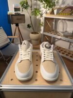 ⁦حذاء Nike Air Jordan 1 Low AJ1⁩ - الصورة ⁦2⁩