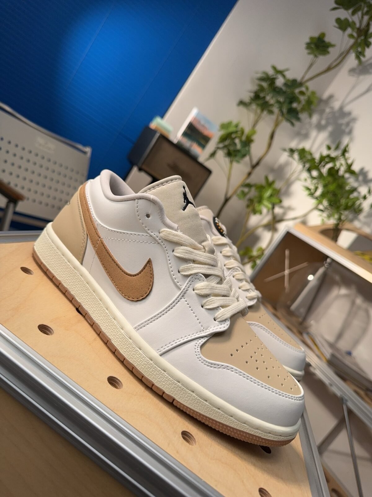 ⁦حذاء Nike Air Jordan 1 Low AJ1⁩ - الصورة ⁦3⁩