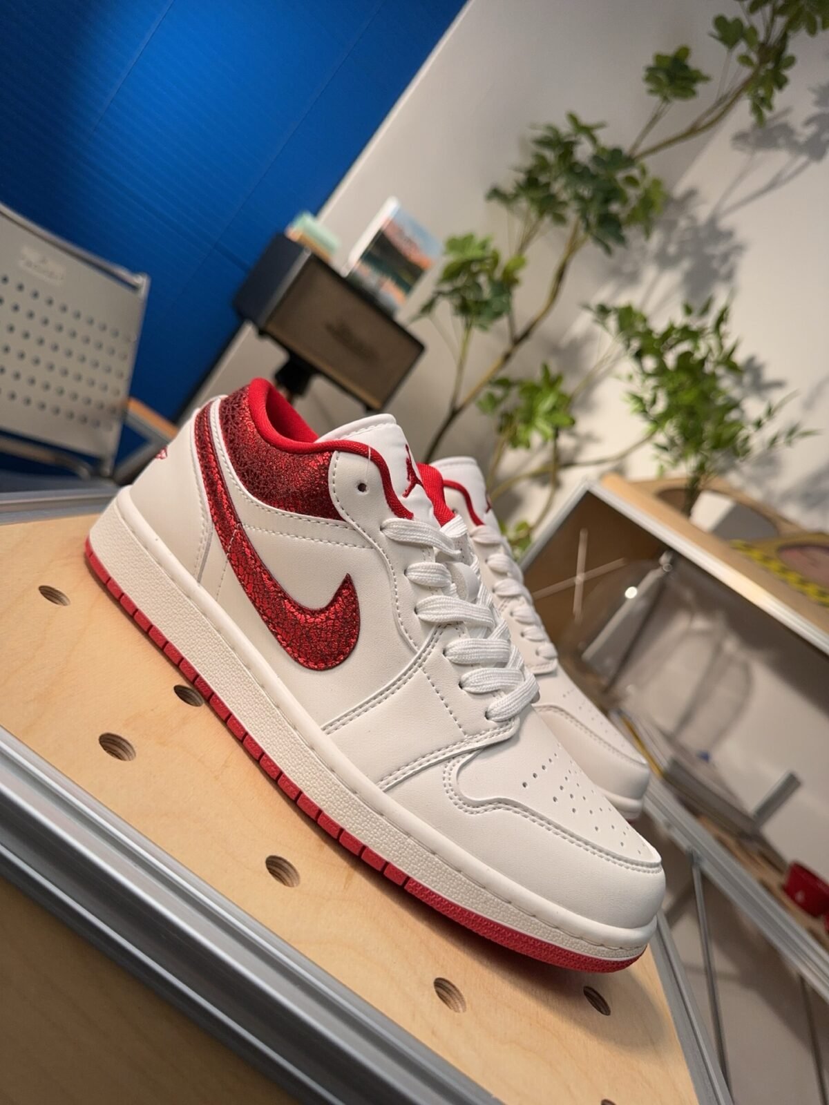 ⁦حذاء Nike Air Jordan 1 Low AJ1⁩ - الصورة ⁦3⁩