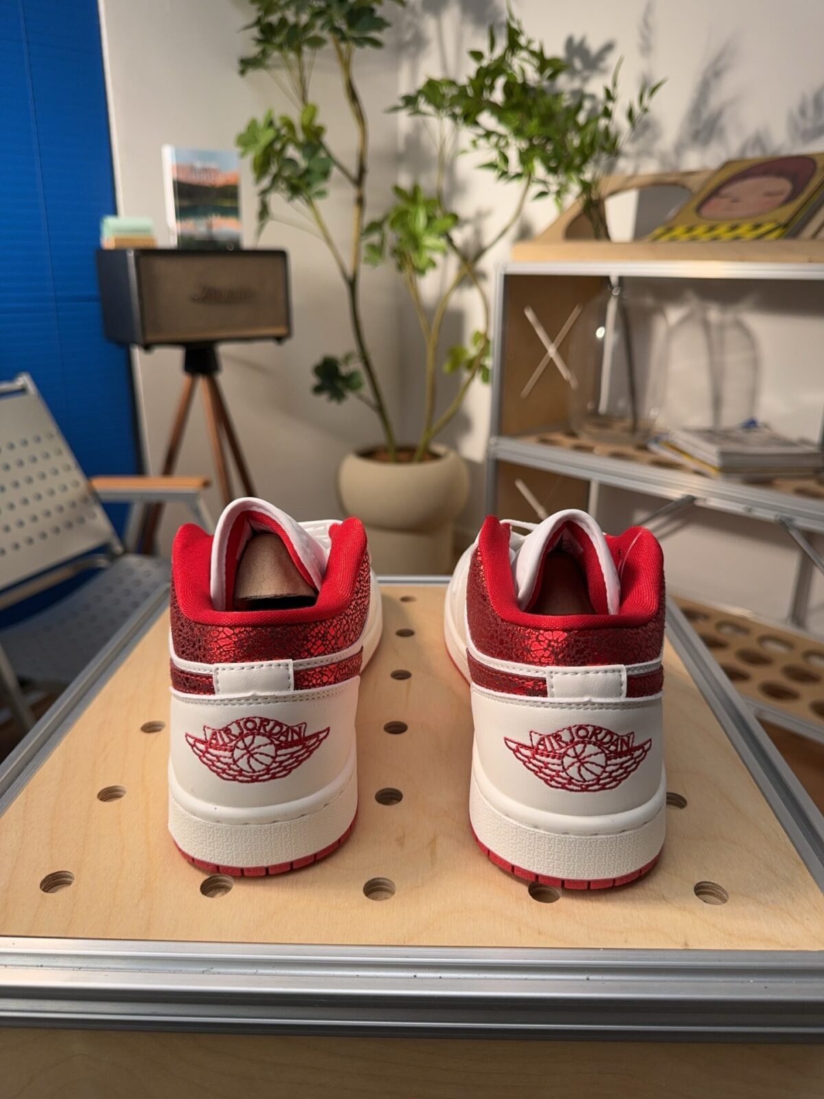 ⁦حذاء Nike Air Jordan 1 Low AJ1⁩ - الصورة ⁦4⁩