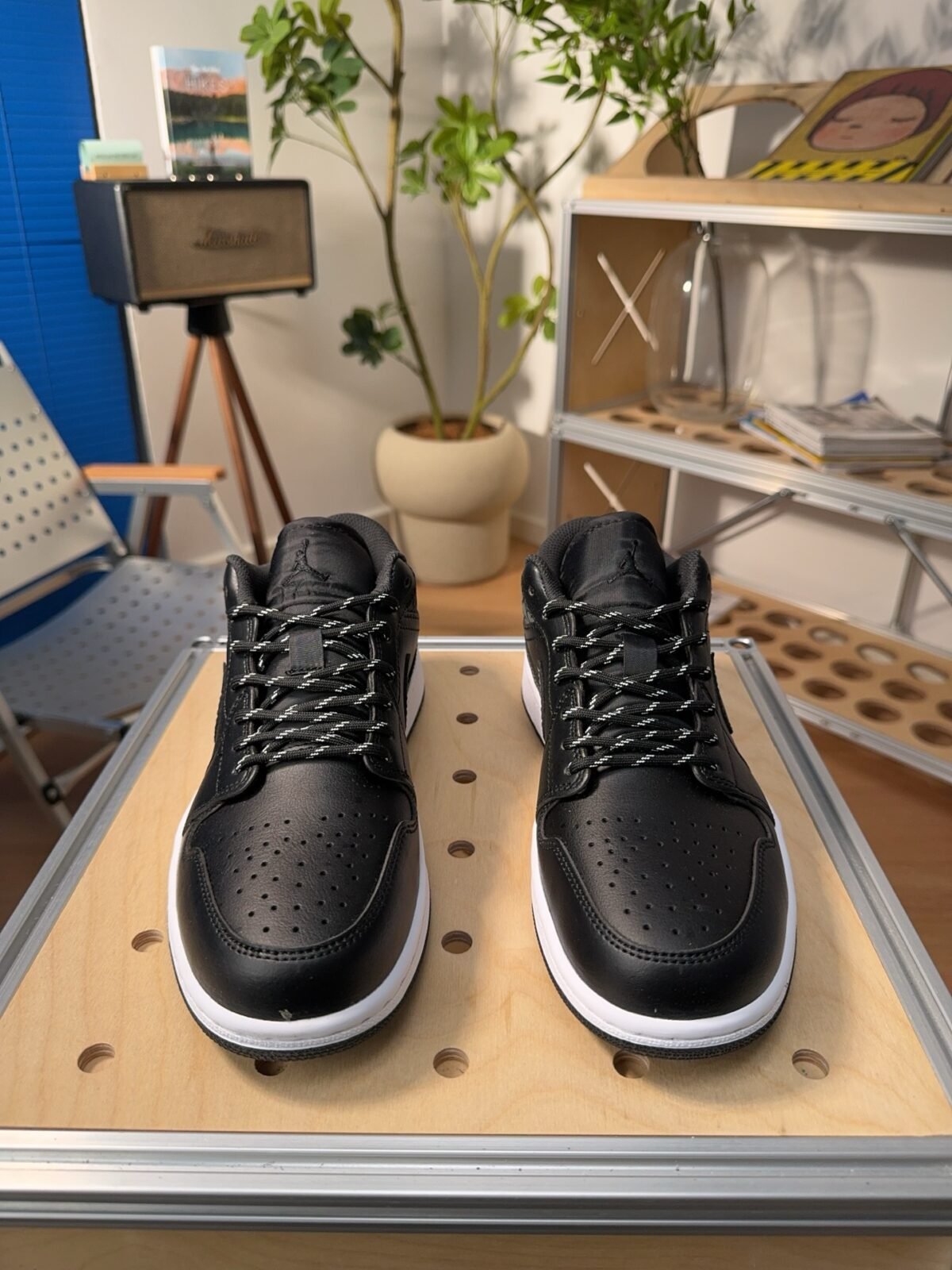 ⁦حذاء Nike Air Jordan 1 Low AJ1⁩ - الصورة ⁦2⁩