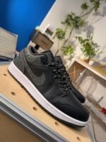 ⁦حذاء Nike Air Jordan 1 Low AJ1⁩ - الصورة ⁦3⁩