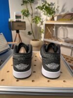 ⁦حذاء Nike Air Jordan 1 Low AJ1⁩ - الصورة ⁦4⁩