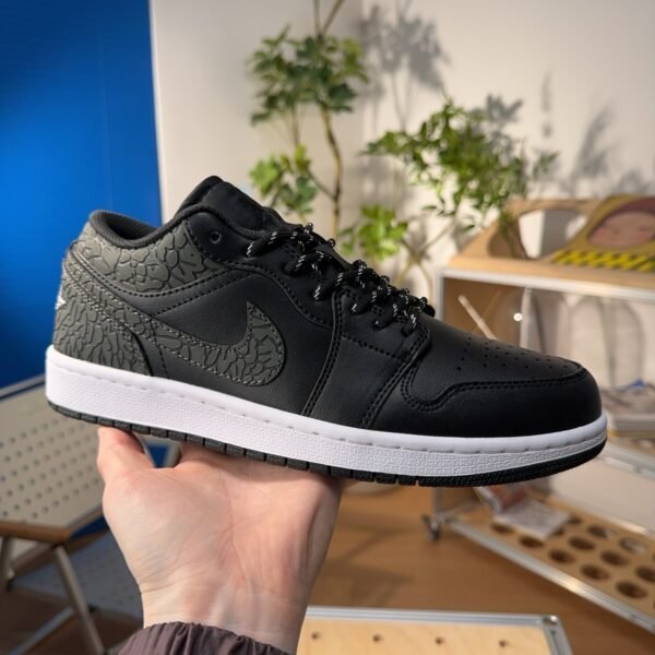 حذاء Nike Air Jordan 1 Low AJ1