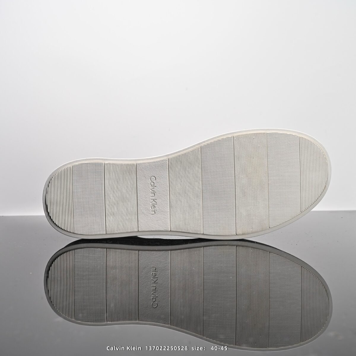 ⁦حذاء Calvin Klein الكاجوال⁩ - الصورة ⁦3⁩