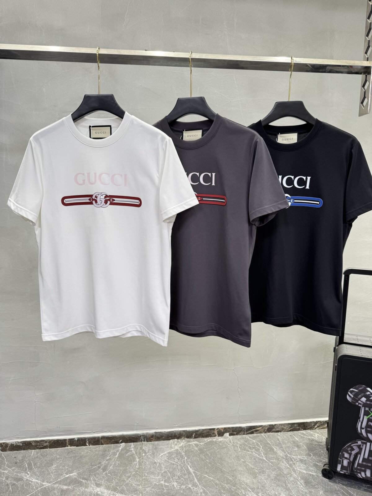 ⁦تيشيرت غوتشي الصيفي الجديد! تصميم كلاسيكي وبسيط.⁩ - الصورة ⁦1⁩