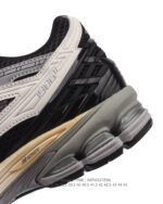 ⁦حذاء New Balance M1906⁩ - الصورة ⁦8⁩