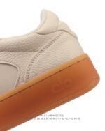 ⁦حذاء ALO YOGA Recovery Mode⁩ - الصورة ⁦8⁩