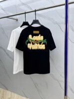 ⁦تيشيرت لويس فويتون الخارجي الجديد بياقة دائرية.⁩ - الصورة ⁦3⁩