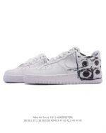 ⁦حذاء Nike Air Force 1 '07⁩ - الصورة ⁦2⁩