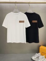 تيشيرت لويس فويتون الكلاسيكي الجديد المطبوع بأكمام قصيرة