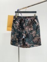 ⁦بدلة لويس فويتون أنيقة وعصرية، مميزة جدًا على الجسم⁩ - الصورة ⁦5⁩