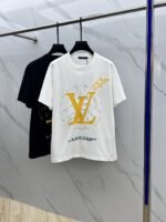 ⁦تيشيرت لويس فويتون الجديد بياقة دائرية⁩ - الصورة ⁦2⁩