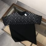 ⁦تيشيرت لويس فويتون قطني بياقة دائرية وأكمام قصيرة⁩ - الصورة ⁦2⁩
