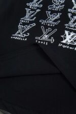 ⁦تيشيرت لويس فويتون الجديد بياقة دائرية وأكمام قصيرة⁩ - الصورة ⁦7⁩