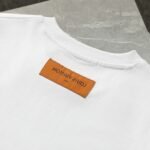 ⁦تيشيرت لويس فويتون الجديد، كاجوال، بأكمام قصيرة، مطرز بشعار صغير⁩ - الصورة ⁦6⁩