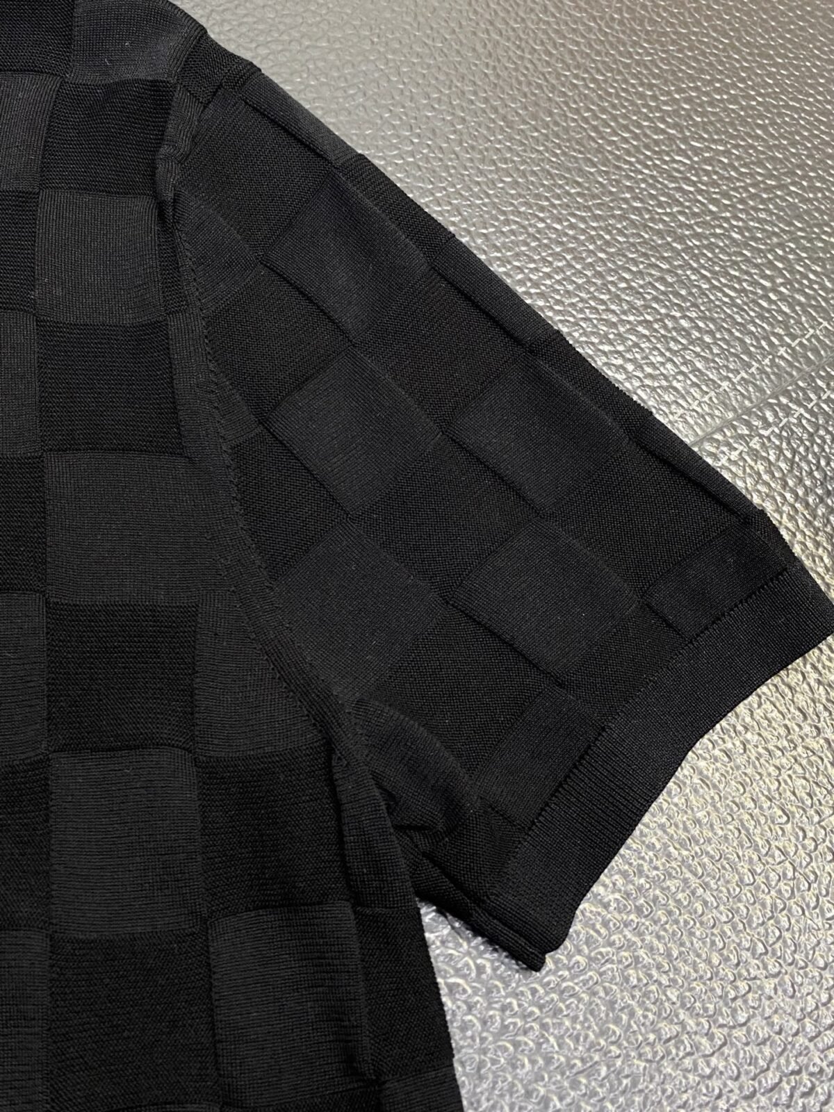 ⁦تيشيرت لويس فويتون محبوك بأكمام قصيرة⁩ - الصورة ⁦7⁩