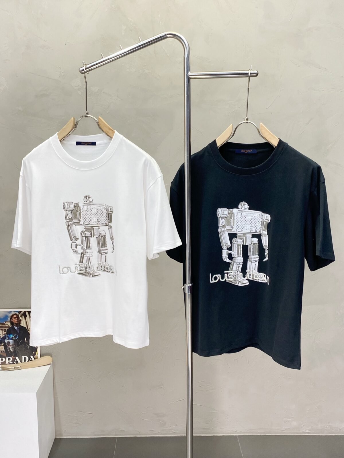 ⁦قميص لويس فويتون رجالي جديد كاجوال بأكمام قصيرة⁩ - الصورة ⁦1⁩